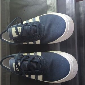 Adidas size 10/m